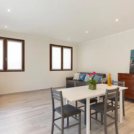 Casa Noce With Pool Hébergement de vacances *