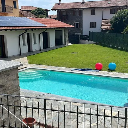 Hébergement de vacances Casa Noce With Pool